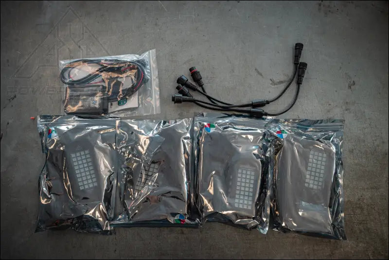 Rock Light Kit RGB + W Standard With Brackets - Lights